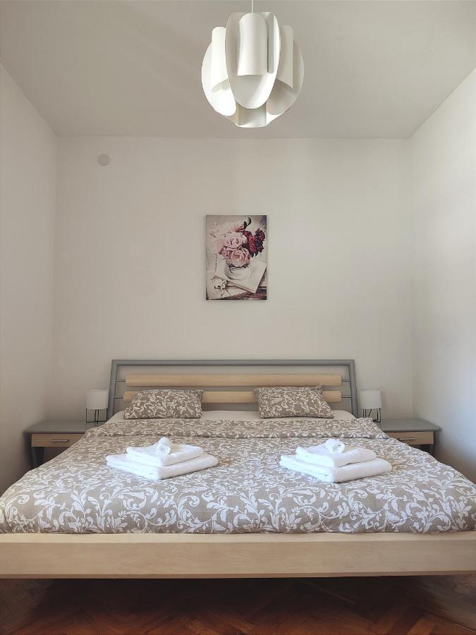 Apartment Summer House Nina